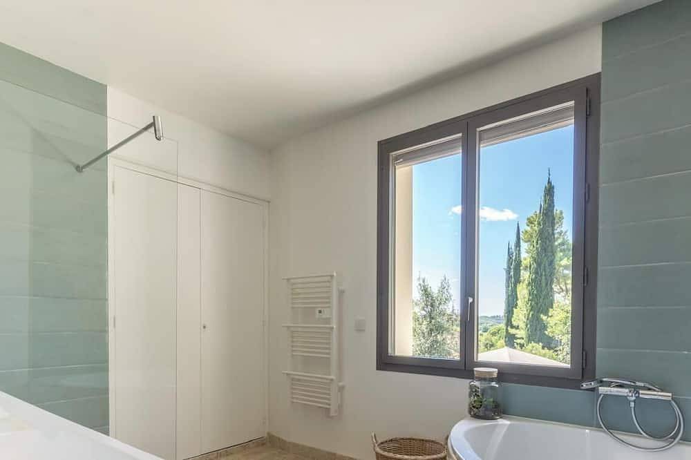 House in the heart of the village and 15 minutes from the sea and hinterland in Clapiers, Montpellier region