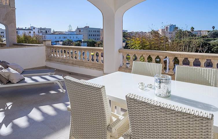 Ganze Ferienwohnung, Playa Es Pregons 900m Wohnung mit AC, Terrasse & Kabel TV in Colònia de Sant Jordi, Ses Salines