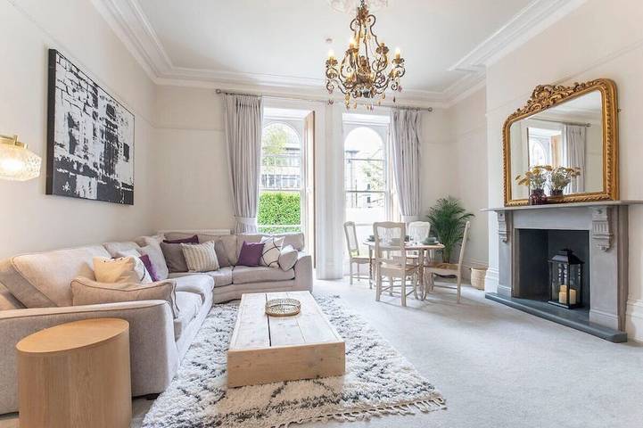 Apartment for 4 people, with garden in Cheltenham