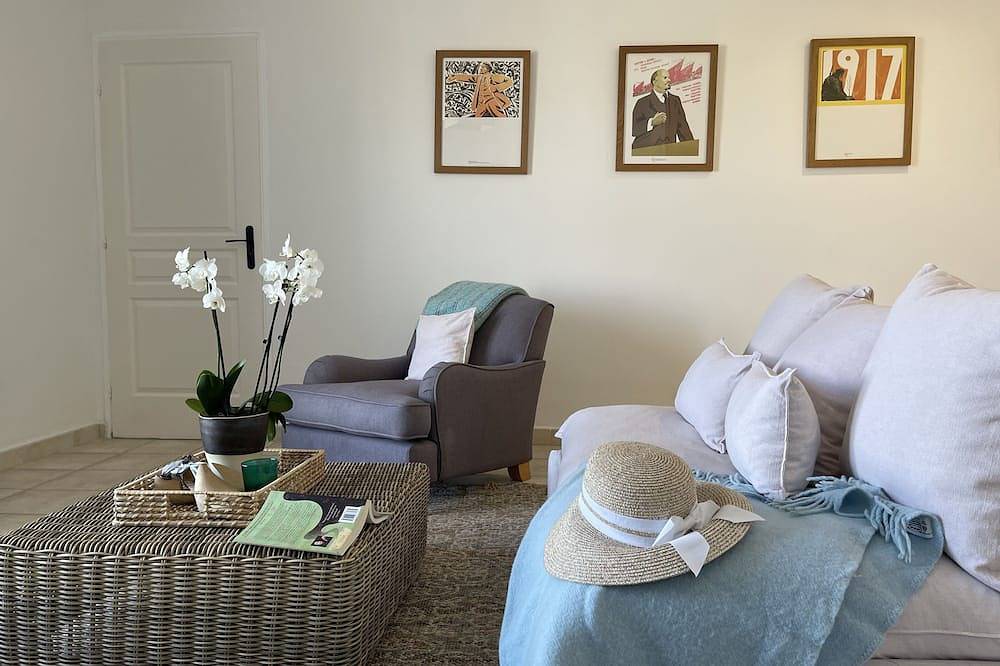 Apartamento entero, Large stylish apartment with sea views over the Bay of Cannes and infinity pool in Les Adrets-de-l'Estérel, Massif de l'Esterel