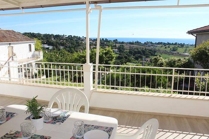 Villa per 7 persone, con Balcone e Terrazza a Numana