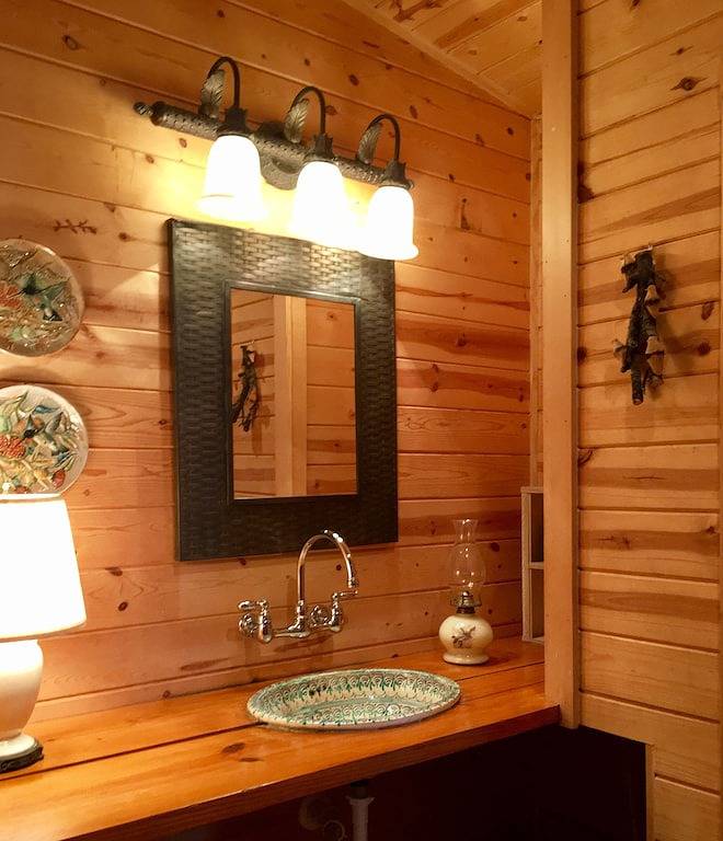 Cabin for 4 people, with yard and balcony, with pets in Highlands (NC)