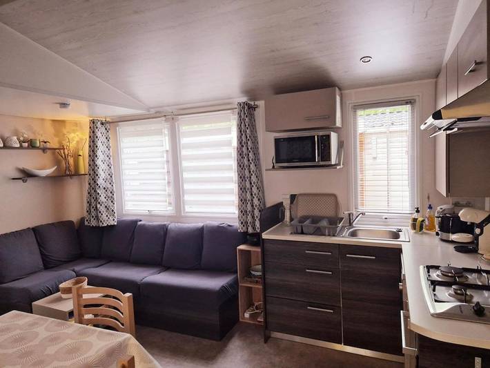 Camping voor 8 personen, with terras and zwembad as well as whirlpool, met huisdier in Vias