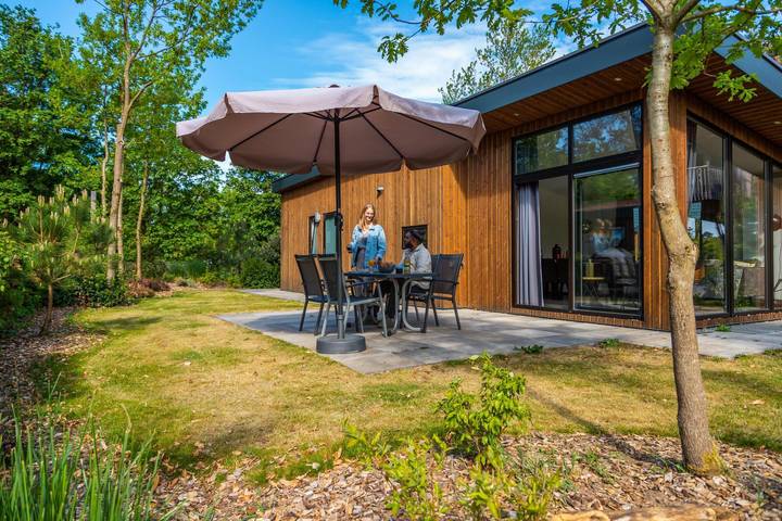 Vakantiehuis voor 4 personen, with Balkon/Terras and Terras as well as Tuin and Zwembad in Otterlo
