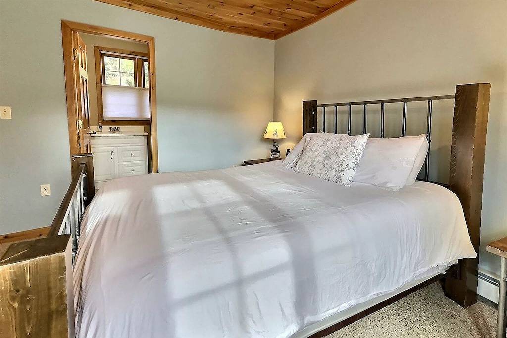 Waterfront cozy cabin near Mt. & Lake Sunapee in Newbury (NH), Lake Sunapee