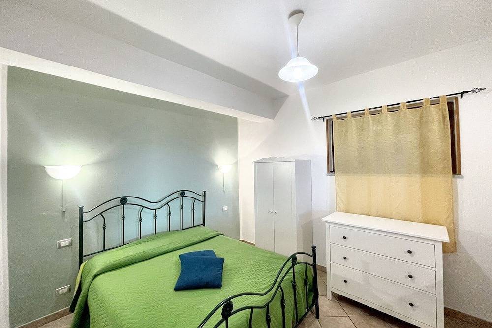 Appartamento intero, Homerez - Casa luminosa a Vibo Valentia, piscina condivisa in Spiaggia Michelino, Parghelia