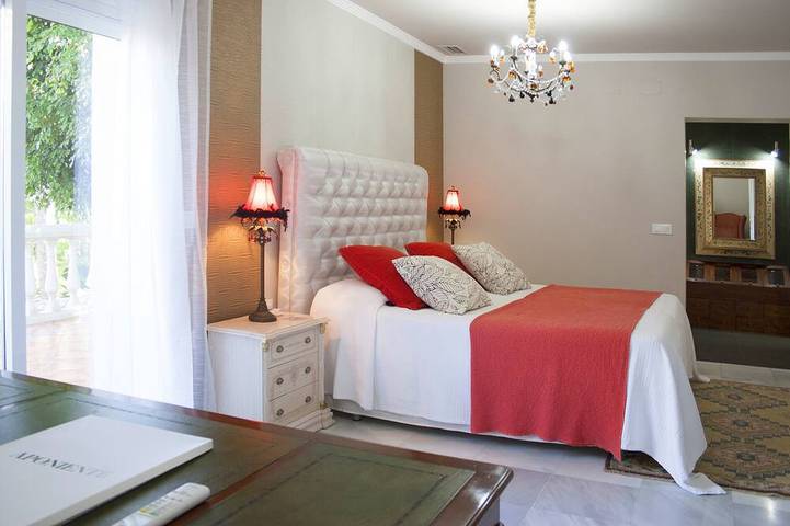 Luxury Villa With Gardens And Pool With Sea Water in El Puerto de Santa María, Costa de la Luz