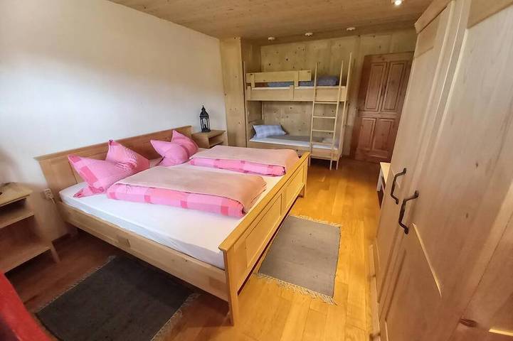 Ganze Wohnung, Ferienwohnung (60qm) im Landhausstil mit Balkon in Sankt Oswald-Riedlhütte, Šumava Mountains