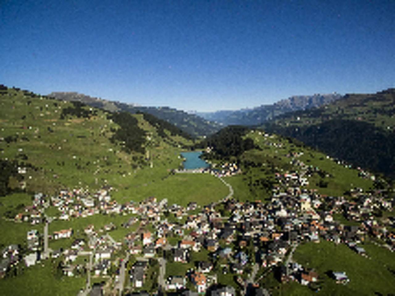 Ganze Wohnung, 3 Pièces 4 Personnes in Brigels, Alpenarena