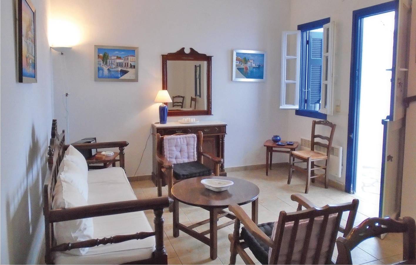 Apartamento de férias inteiro, Aconchegante apartamento de 3 quartos com cama de bebé, cozinha e WiFi - perto de Venardatos e da costa in Ormos Panormou, Tinos