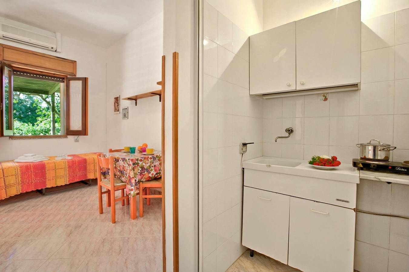 Appartamento intero, Salvia Among Greenery and Sea with A/C and Bbq in Frassanito, Otranto e dintorni