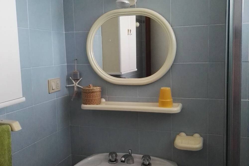 Ganze Wohnung, Hübsche Zweizimmerwohnung Mit Blick Auf Den Golf Von Asinara in Platamona, Sorso