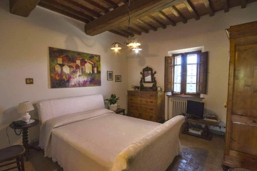Fantastic villa with view. Pool, children's playground in Torrita di Siena, Chianti