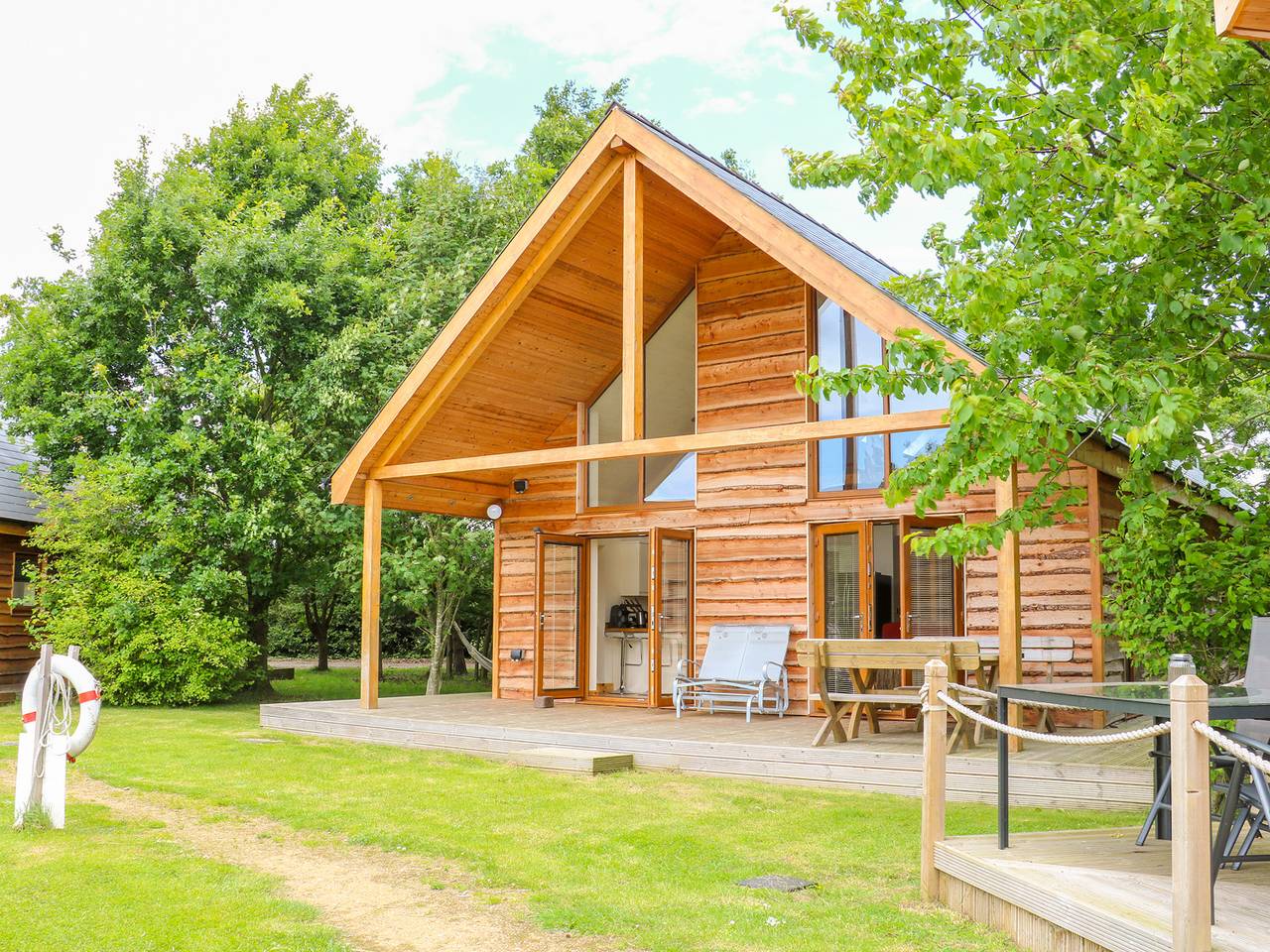 Dorado Lodge in Thorpe on the Hill, Lincolnshire