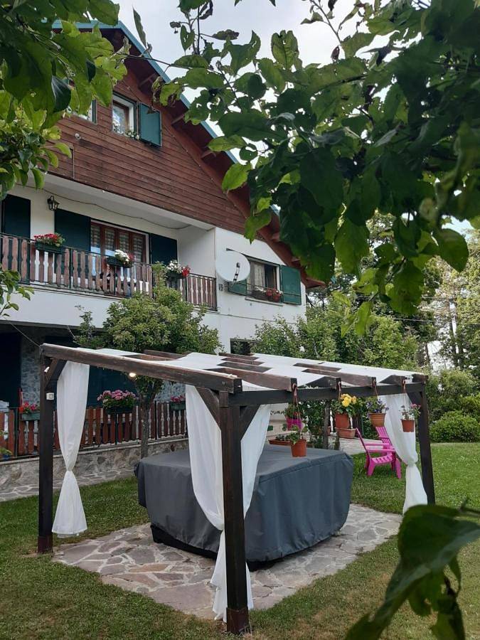 Gîte pour 2 personnes, avec Terrasse et Jacuzzi ainsi que Jardin et Piscine à Soveria Mannelli