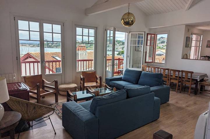 Location de vacances pour 10 personnes dans Socoa