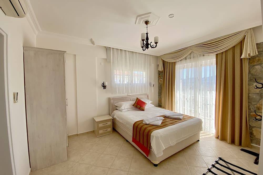 Stunning Villa Sana Perfect Condition, Private 100 m³ Pool & 1000m2 Garden Wifi in Fethiye, Tyrkiske Ægæer