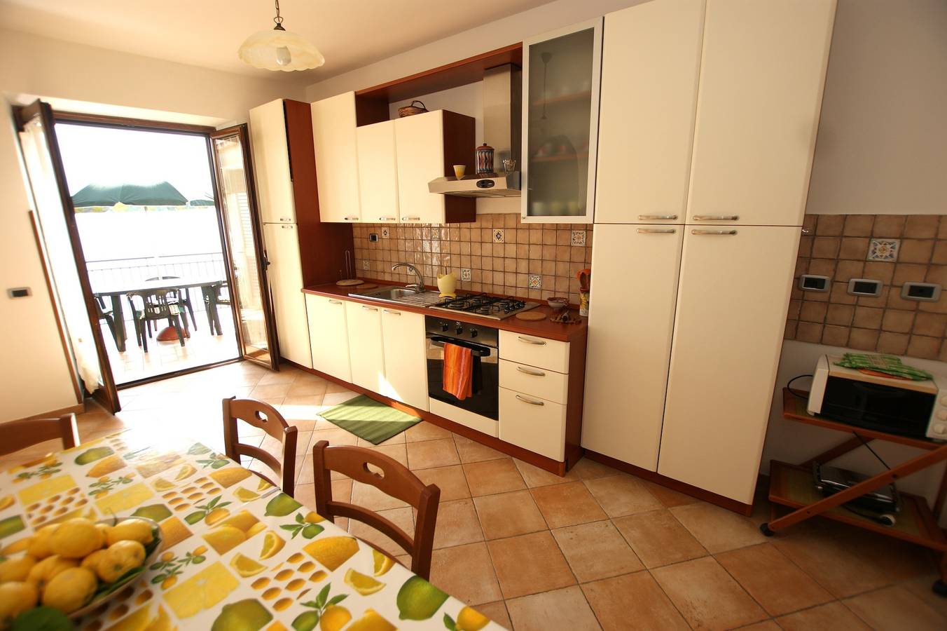 Appartamento intero, Appartamento vacanze per 4 persone con terrazza in Pisciotta, Cilento Coast