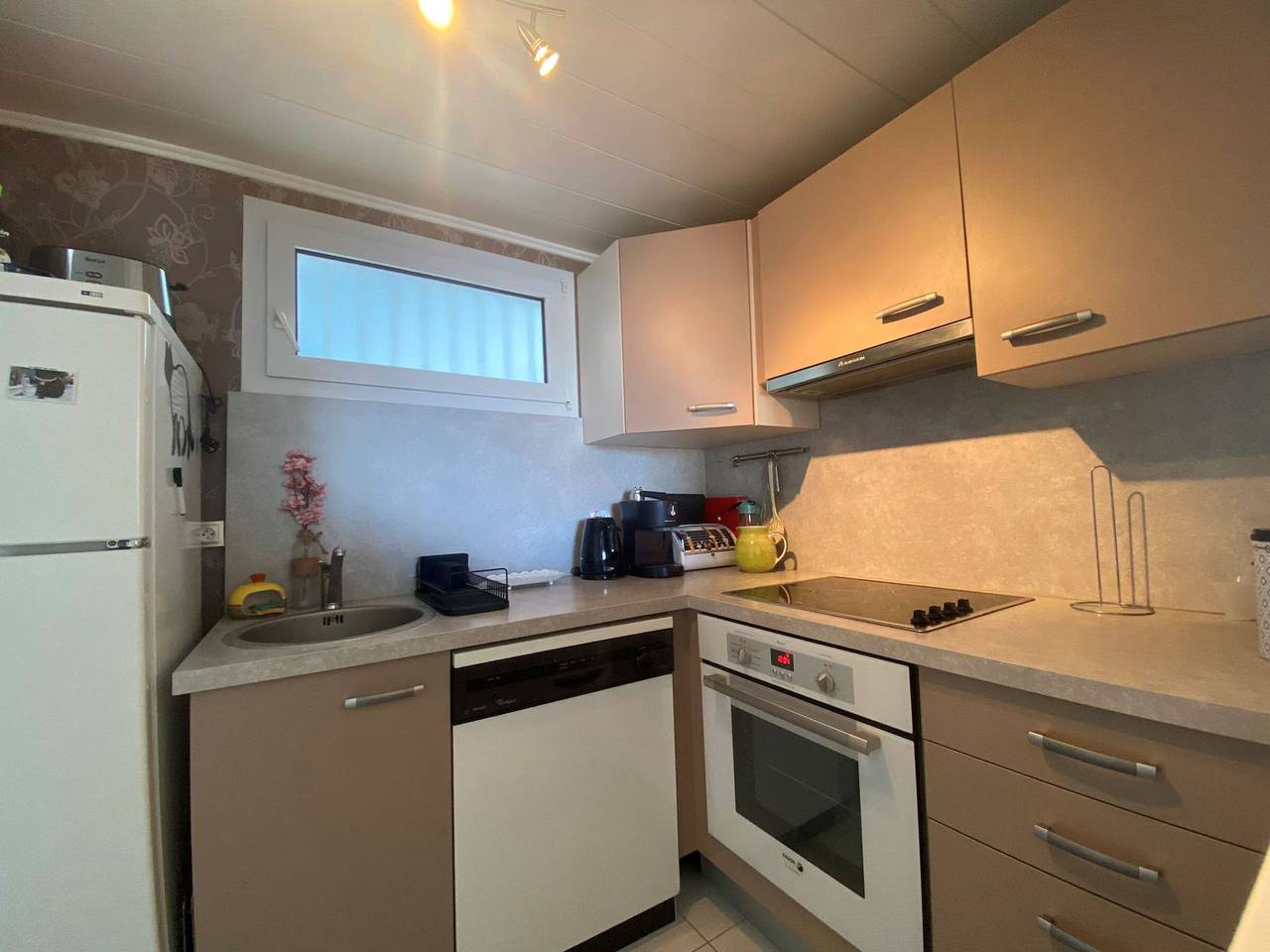 Apartamento entero, Apartamento luminoso en Mèze - 4 pers, 2 hab, Aire, Parking in Mèze, Côte d'Améthyste