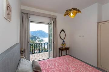Villa for 6 Guests in Amalfi, Amalfi Coast, Picture 2