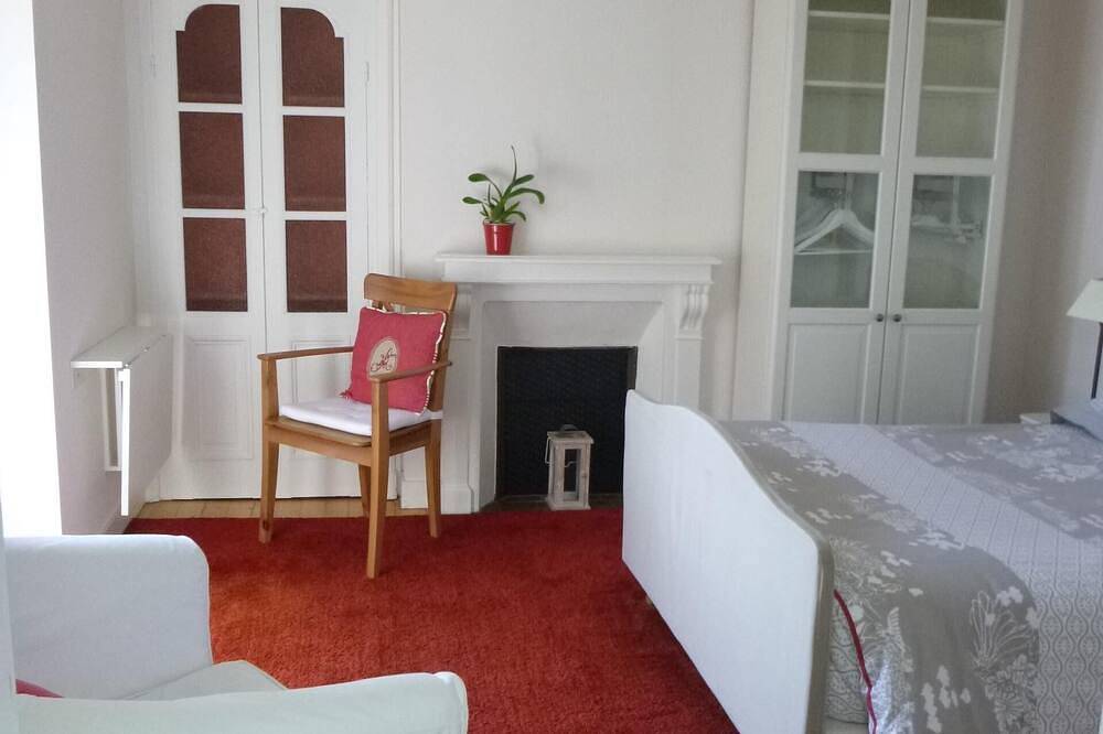 Appartement entier, Appartement Villa Kergoarem - Crozon - vue sur mer exceptionnelle - Ot*** in Crozon, Iroise