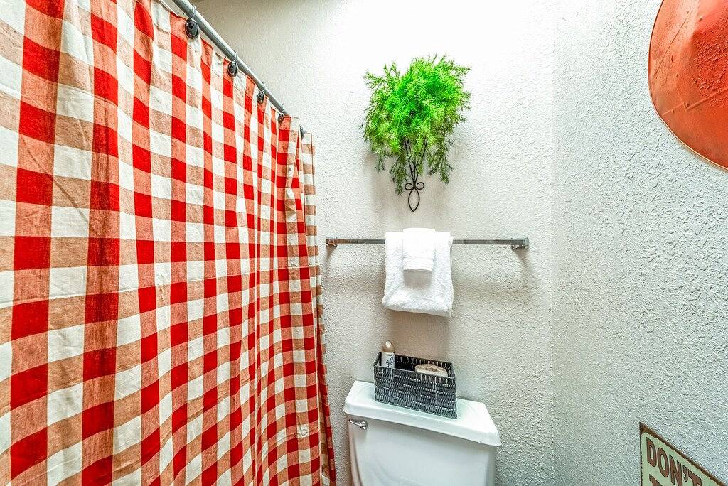 Gotch Eyed Moose | Pool + Tennis, Balcony, Views in Ski Apache