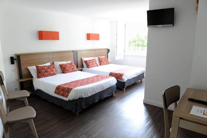 Hôtel pour 4 personnes, avec terrasse et jardin à Saint-Étienne-de-Baïgorry - 2