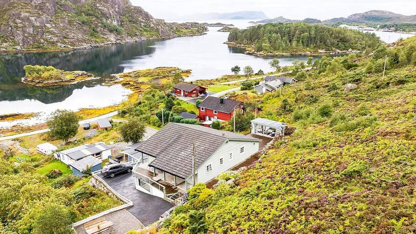 Ferienhaus für 10 Personen, mit Terrasse und Ausblick in Bremanger