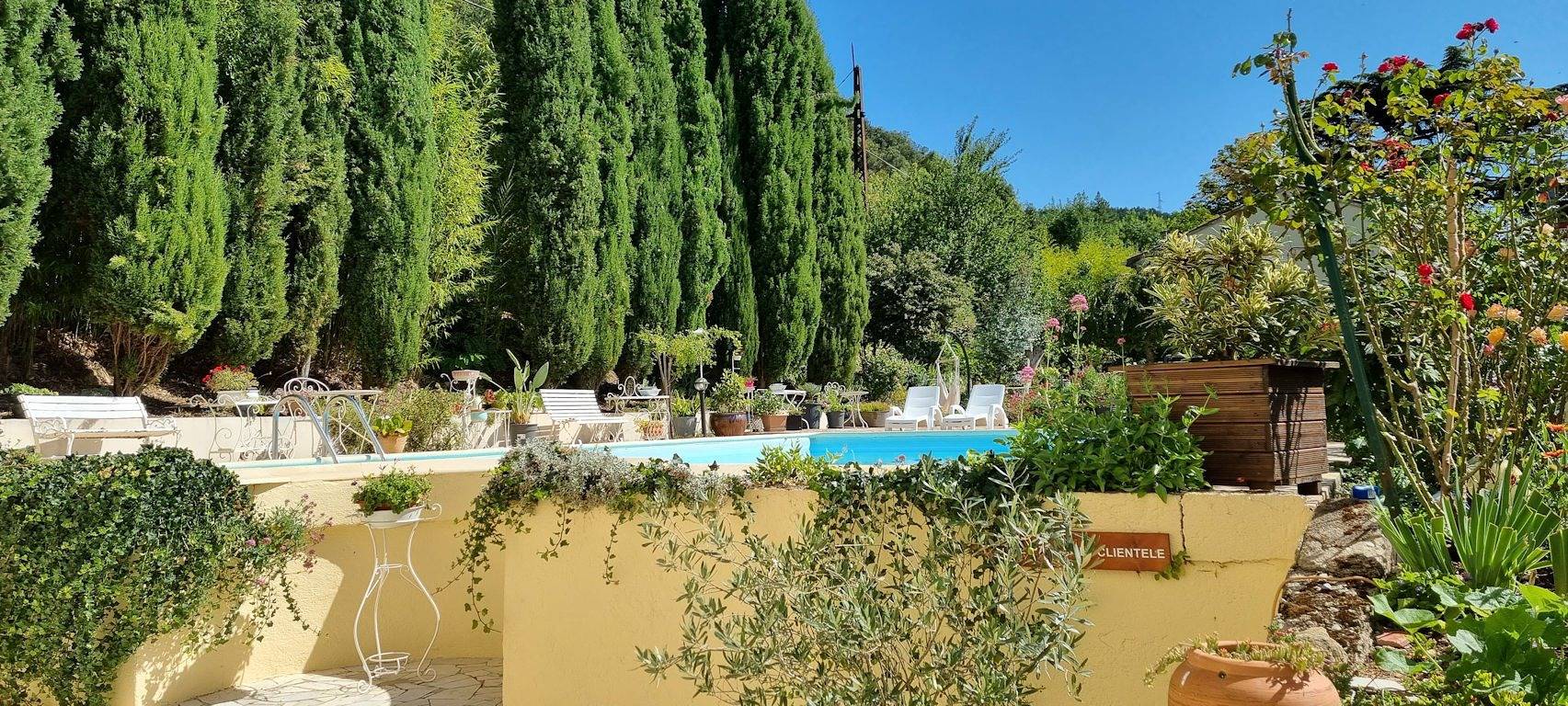"Manoir de Gravezon", chambres d'hôtes et meublés - 203 in Lunas, Région de Lodève