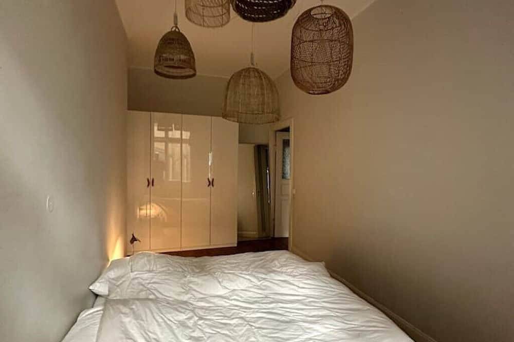 Ganze Wohnung, Großzügige Wohnung aus dem 19. Jahrhundert mit Blick auf den wunderschönen Park in Prenzlauer Berg Berlin, Berlin