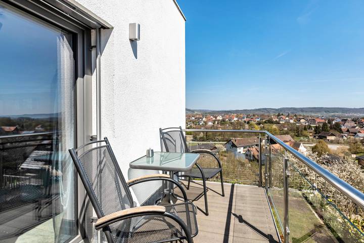 Ferienwohnung für 5 Personen, mit Garten und Seeblick, mit Haustier in Stockach