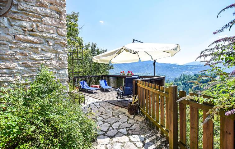 Gemütliche 2BR Apartment w / Parkplatz & Internet, in der Nähe Lamon & Fluss in Lamon, Belluno Provinz