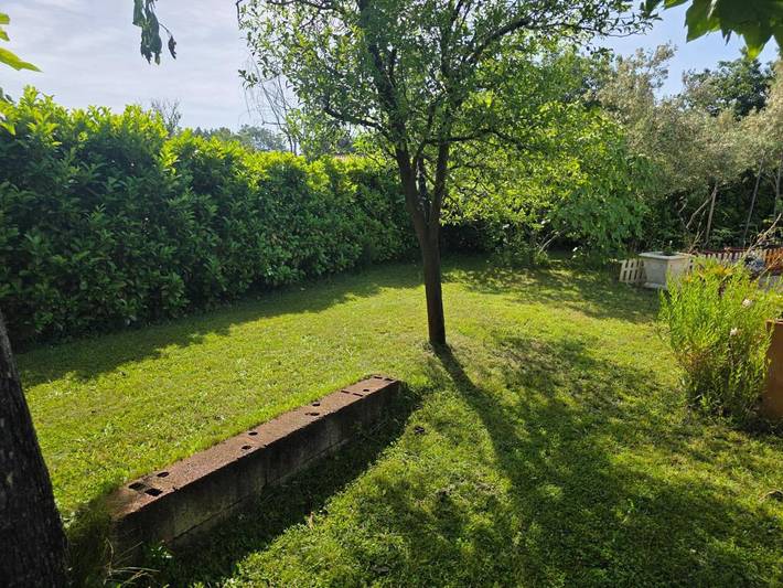 Location de vacances pour 2 personnes, avec piscine ainsi que terrasse et jardin dans Cassy - 2