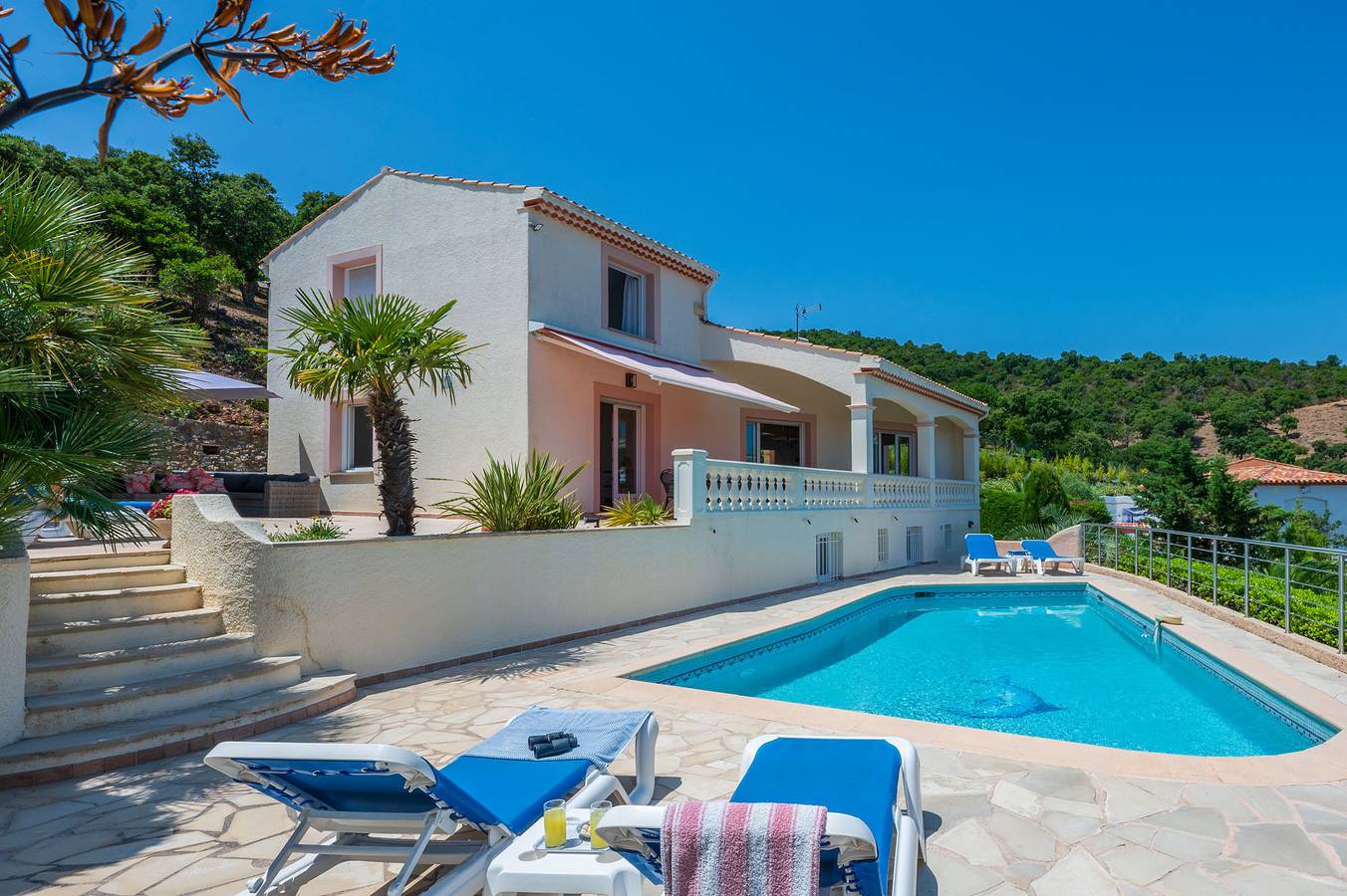 Villa pour 8 Personnes dans Roquebrune-sur-Argens, Région de Draguignan