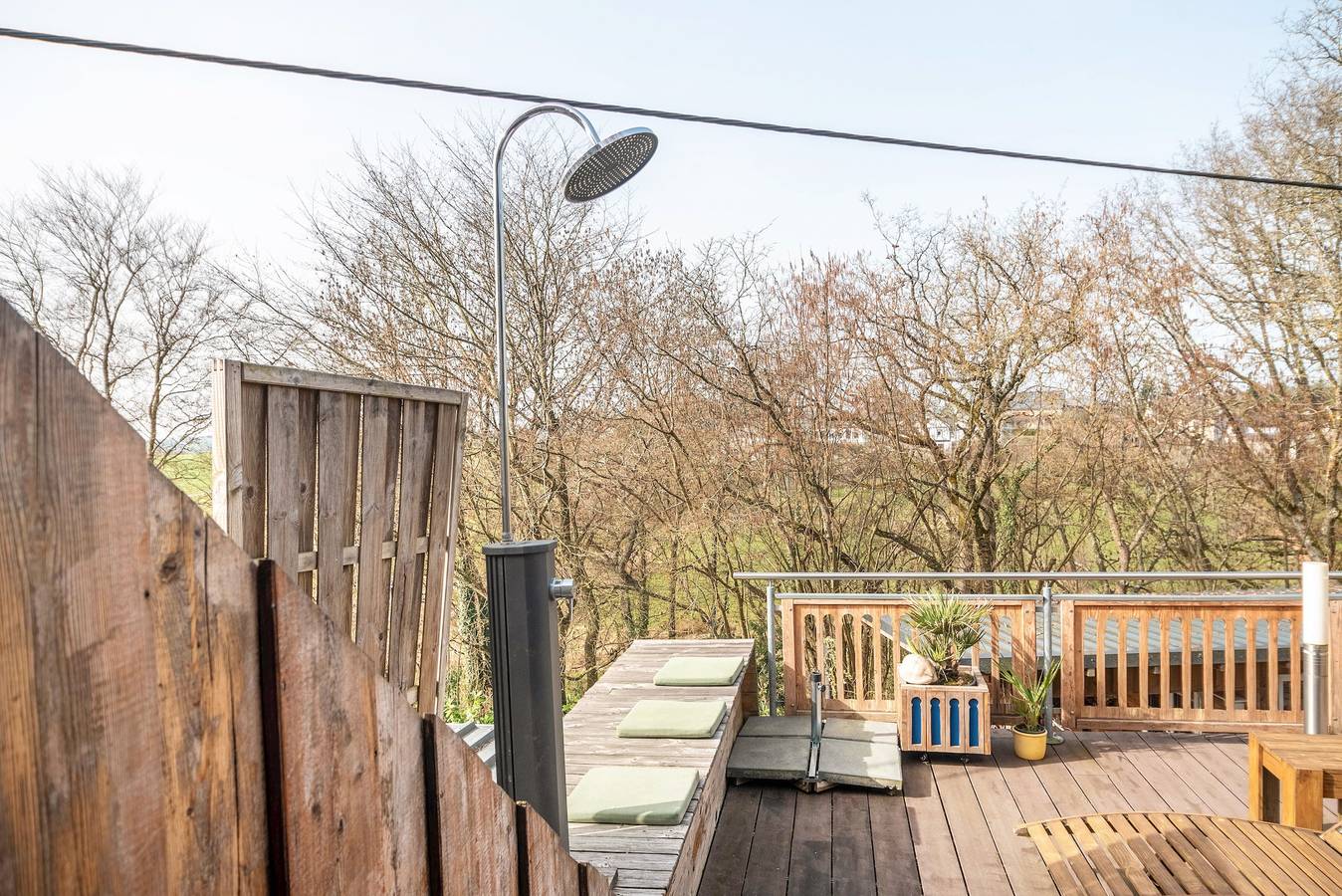 Entire apartment, Eifelyeti Sunset Lounge with Private Sauna in Ellscheid, Volcanic Eifel