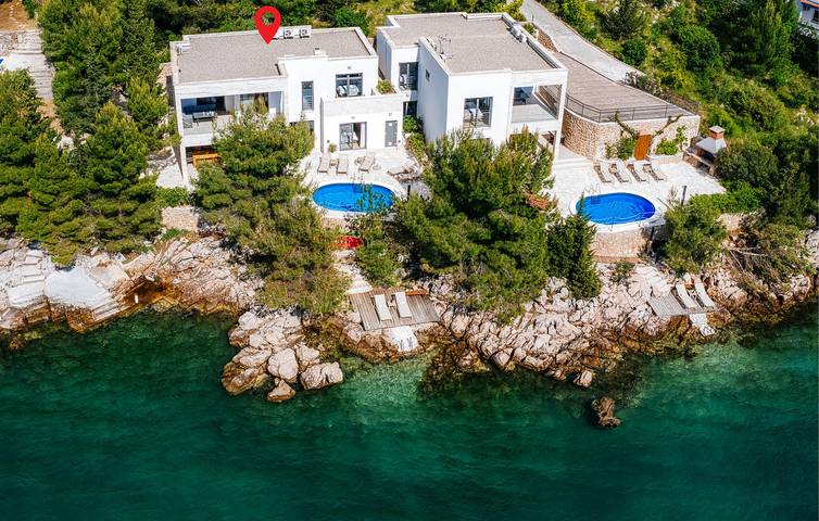 Ferienhaus für 10 Personen, mit Terrasse, mit Haustier in Starigrad Paklenica