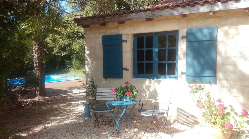 Gîte pour 6 personnes, avec piscine, adapté aux familles à Grézels