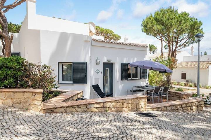 Ferienhaus für 6 Personen, mit Garten und Pool - 1