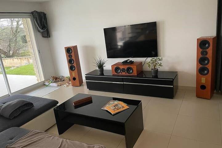 Location de vacances pour 6 personnes, avec terrasse, animaux acceptés à Allègre-les-Fumades - 2