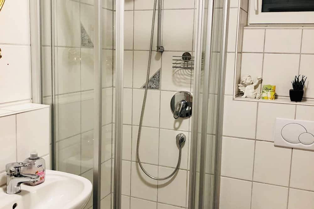 Ganze Wohnung, Modernes Apartment mit: Stellplatz/Netflix/Amazon Prime Video in Waldstetten, Schwäbische Ostalb