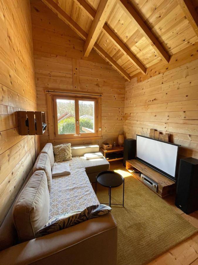 Appartement de vacances entier, 2 Chambres chez l'habitant cosy 20 minutes Annecy in Contamine-Sarzin, Région de Saint-Julien-en-Genevois