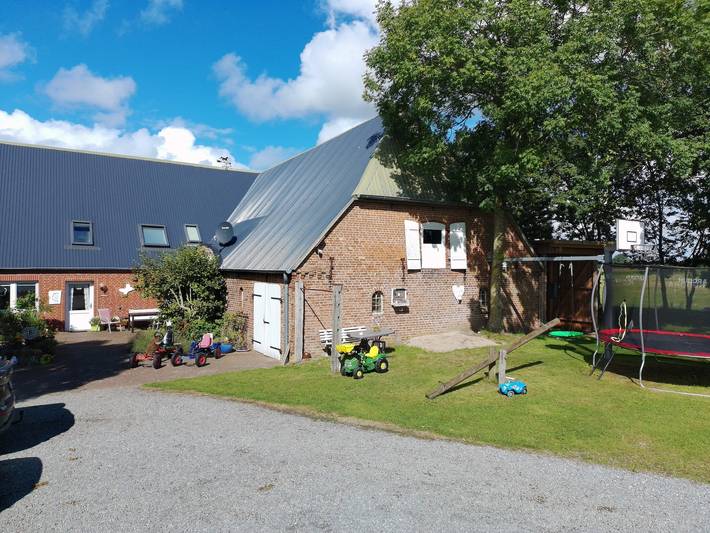 Apartamento inteiro, Apartamento 'Ferienwohnung 4 Schwalben' com jardim partilhado e acesso Wi-Fi in Bordelum, Northfriesland