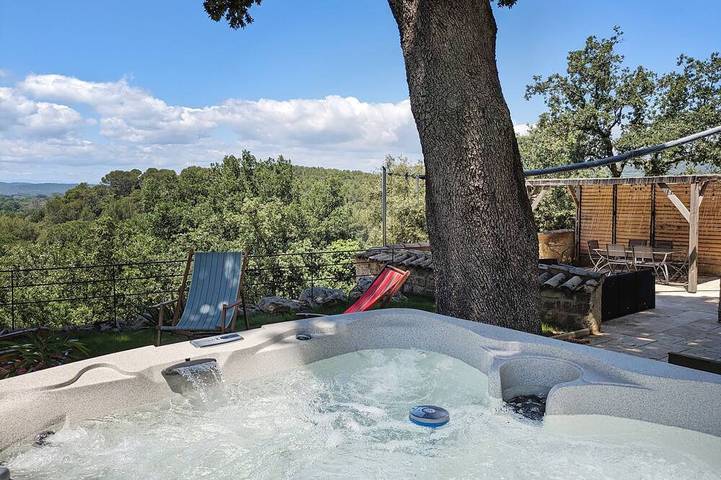 Casa de vacaciones para 6 personas, con jardín además de terraza y jacuzzi - 1