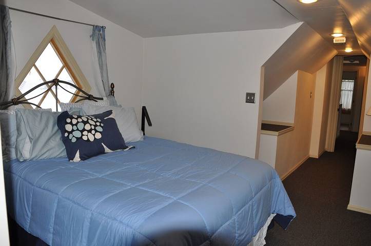 Vacation rental for 8 people, with yard, with pets in Leadville