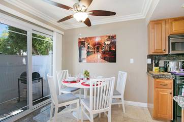 Loft for 5 Guests in Costa Mesa, Orange County, Picture 2