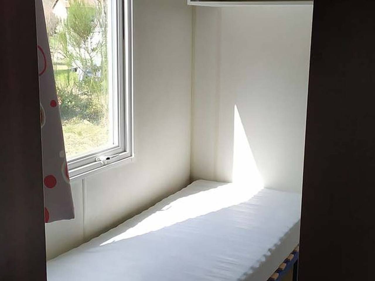 Mobil-home confortable avec terrasse pour 4 personnes à Vorey in Vorey, Haute-Loire