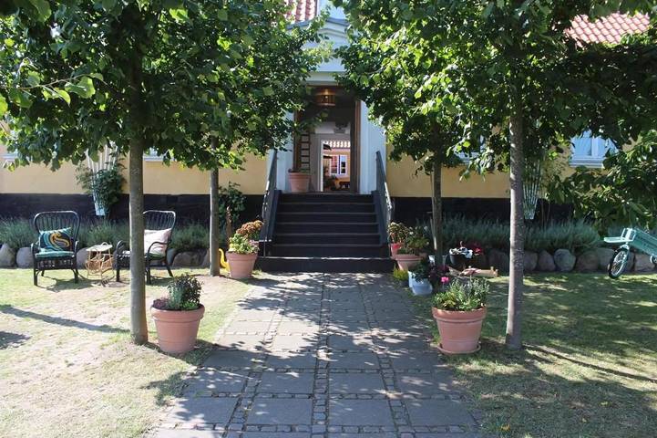 Hotel for 4 personer, med Terrasse og Hage i tillegg til Sauna i Marstal