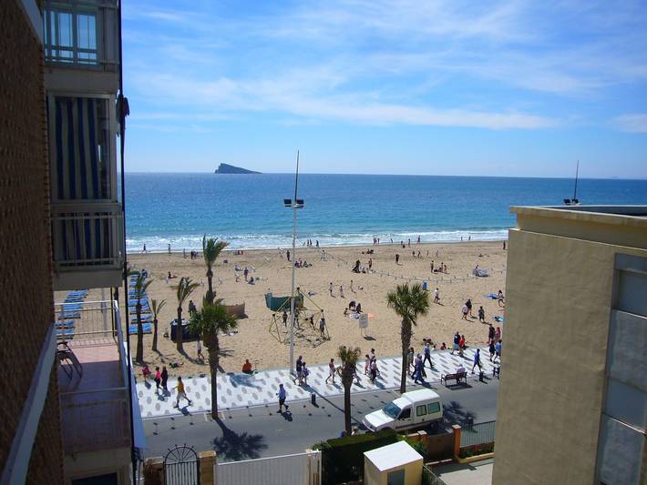 Vacation rental for 8 people, with ocean view and terrace, with pets in Benidorm