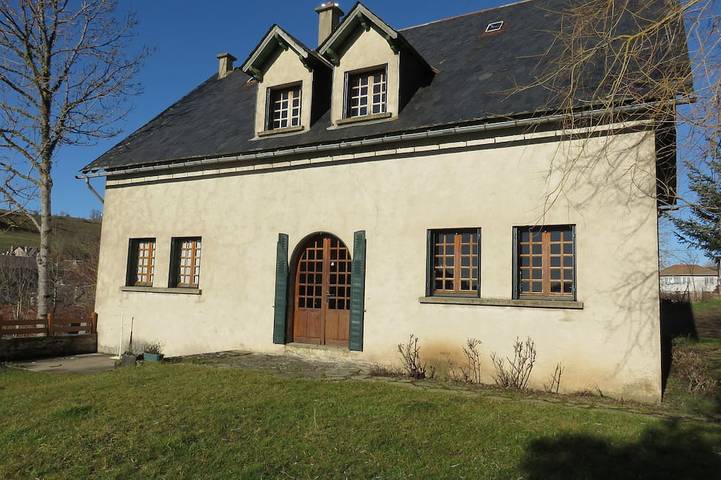 Maison de vacances pour 9 personnes, avec Terrasse et Jardin à Vèze