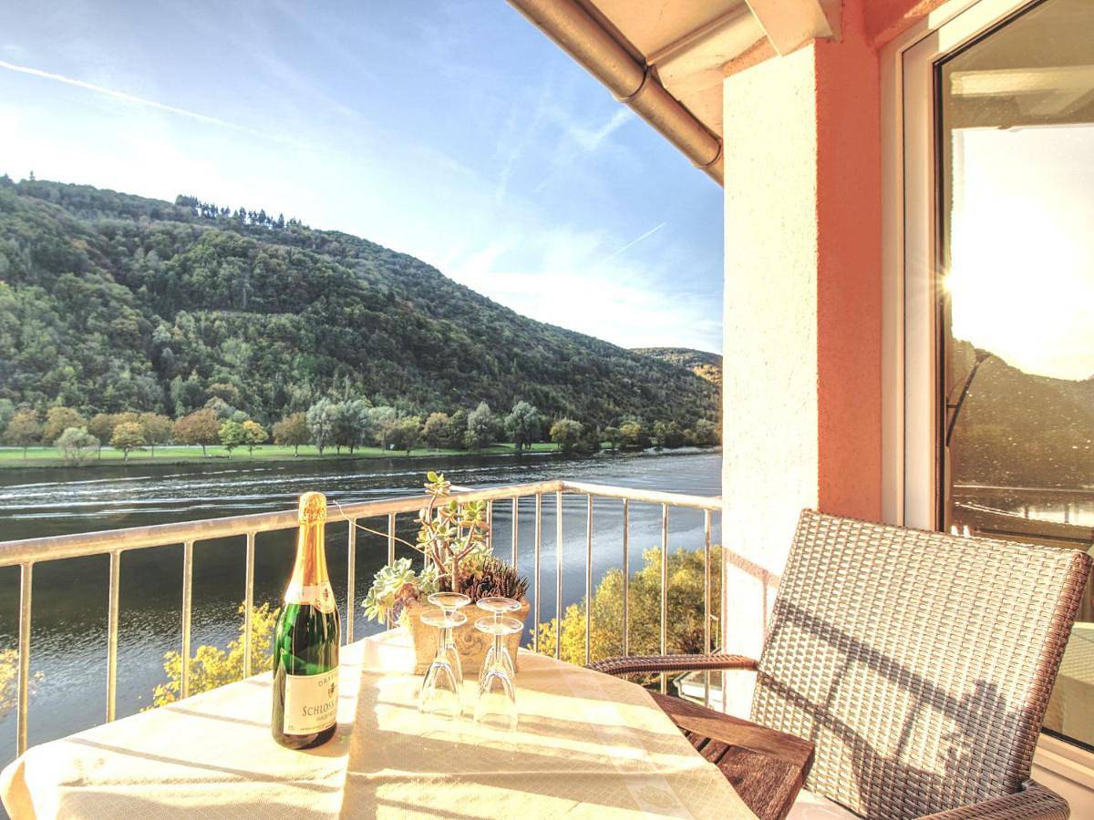 Ganze Wohnung, Apartment with Balcony in Bullay, Traben-Trarbach und Umbegung